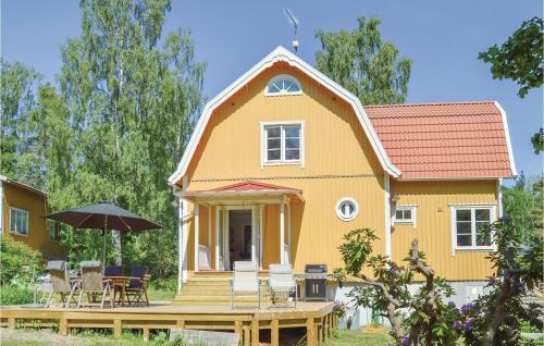 Three-bedroom Holiday Home In Saltsjo-boo