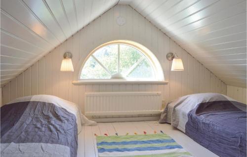 Three-bedroom Holiday Home In Saltsjo-boo