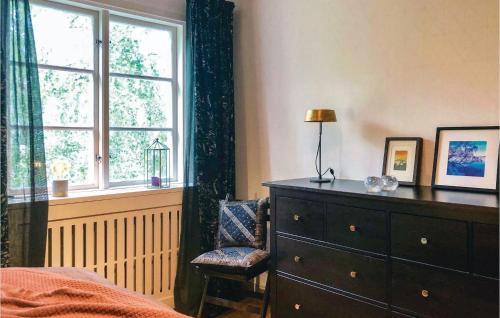 Three-bedroom Holiday Home In Saltsjo-boo