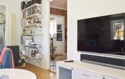 Three-bedroom Holiday Home In Saltsjo-boo