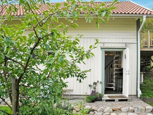 Two-bedroom Holiday Home In Fj�llbacka 3