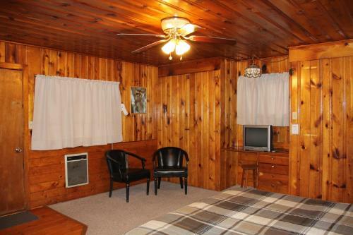 Lodge Hidden Rest Cabins