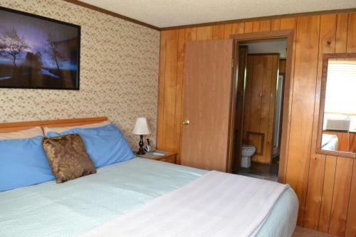 Motel White Eagle Inn & Family Lodge