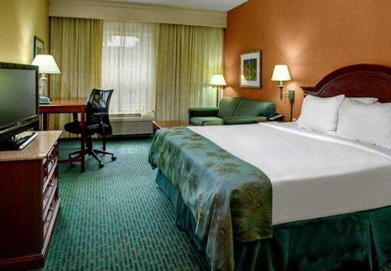 Hotel Courtyard Chapel Hill