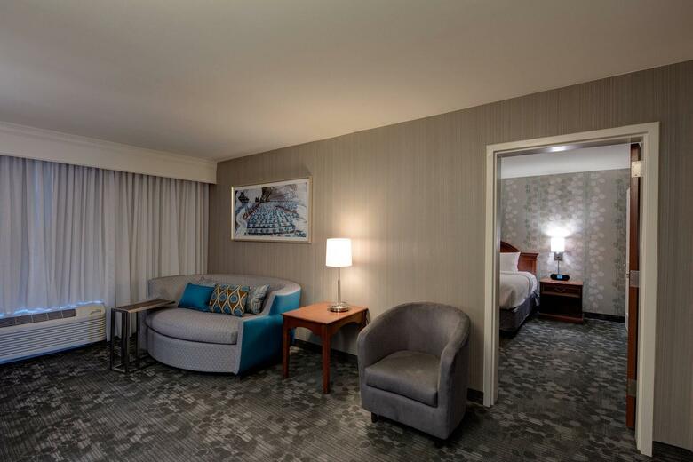 Hotel Courtyard Chapel Hill