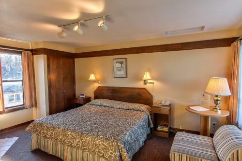 Posada Islands Inn