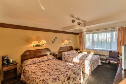 Posada Islands Inn