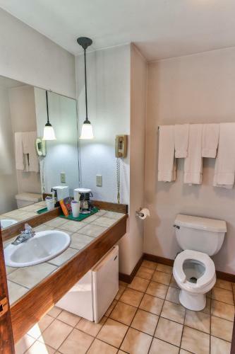 Posada Islands Inn
