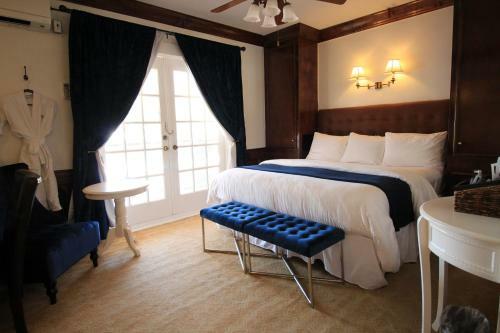 The Riverview Hotel