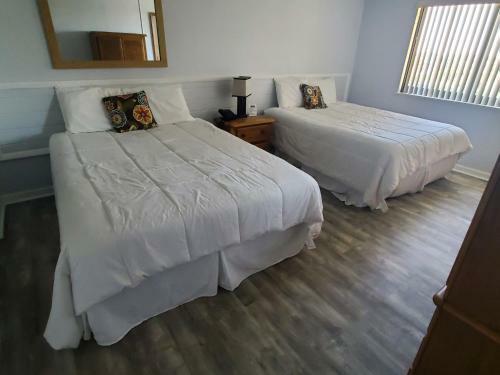 Hotel Coastal Waters Inn