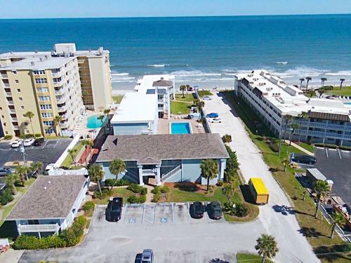 Hotel Coastal Waters Inn