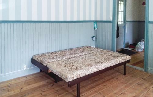 Three-bedroom Holiday Home In Smalandsstenar