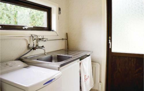 Four-bedroom Holiday Home In Vejbystrand