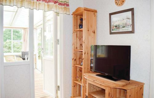 Four-bedroom Holiday Home In Vejbystrand