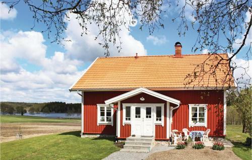 Two-bedroom Holiday Home With Lake View In Dals Ed