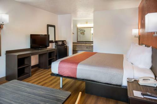 Motel 6 - Opelika