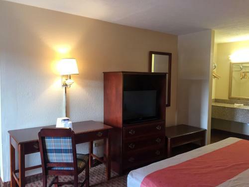 Motel 6 - Opelika