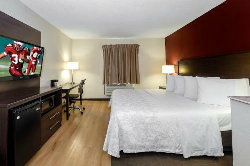 Hotel Red Roof Inn Plus+ & Suites Opelika