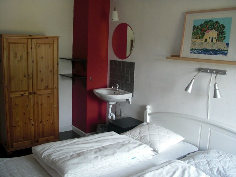Hallands�sen Hostel & B&B