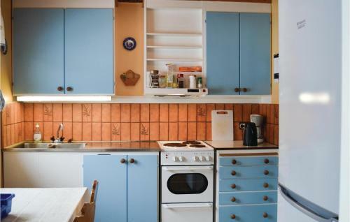 Four-bedroom Holiday Home In Hjalteby