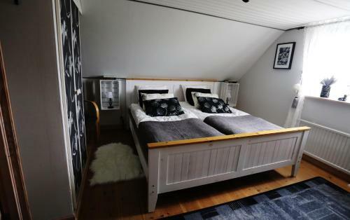 B&B Hann�sa G�rd