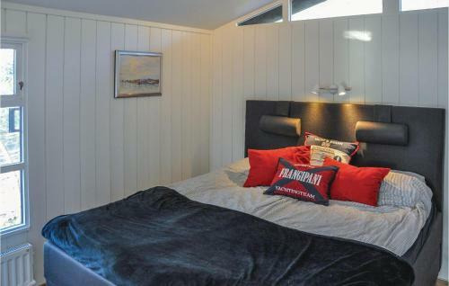 Two-bedroom Holiday Home In Rockneby