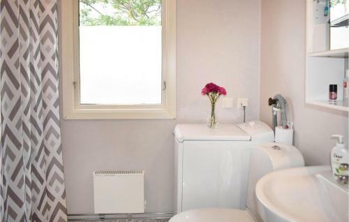 Two-bedroom Holiday Home In Vikbolandet