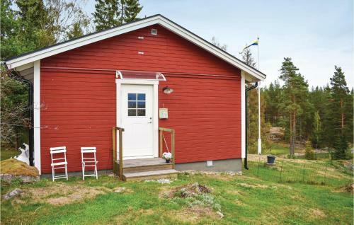 Two-bedroom Holiday Home In Vikbolandet