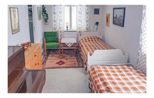 Three-bedroom Holiday Home In Morlunda