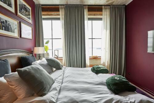 Steam Hotel