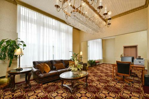 Genetti Hotel - Williamsport