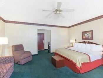 Hotel Baymont Inn And Suites Jonesboro