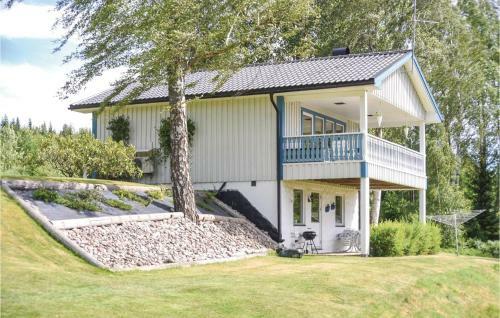 Holiday Home Strand Sj�gl�ntan Svanskog