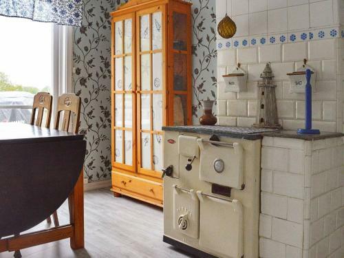 One-bedroom Holiday Home In Lysekil 8