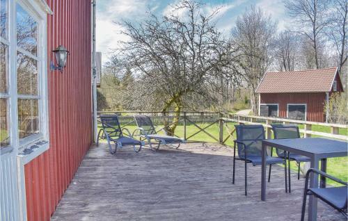 Two-bedroom Holiday Home In Lenhovda