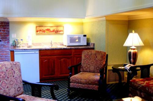 Beaumont Hotel And Spa