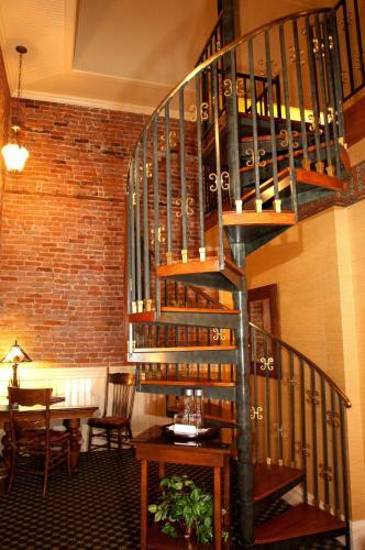 Beaumont Hotel And Spa