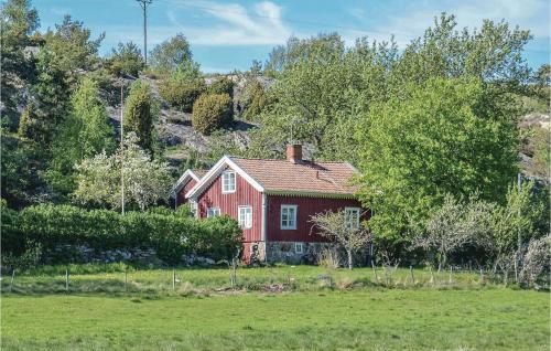 Two-bedroom Holiday Home In Grundsund