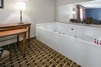Hotel Baymont Inn And Suites Lawton