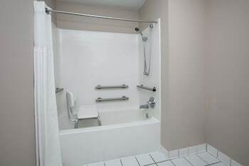 Hotel Baymont Inn And Suites Lawton