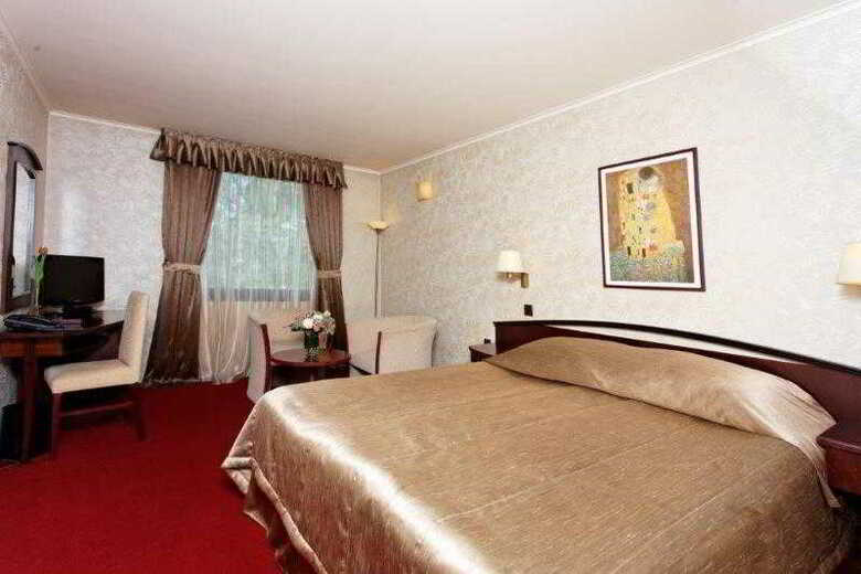 Hotel Capitol