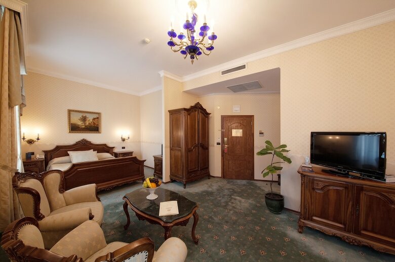Grand Hotel London