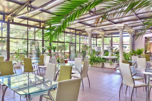 Hotel Estreya Palace