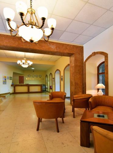 Hotel Estreya Palace