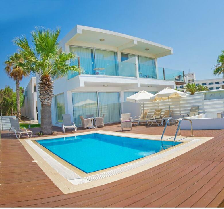 Hotel Dome Beach Resort