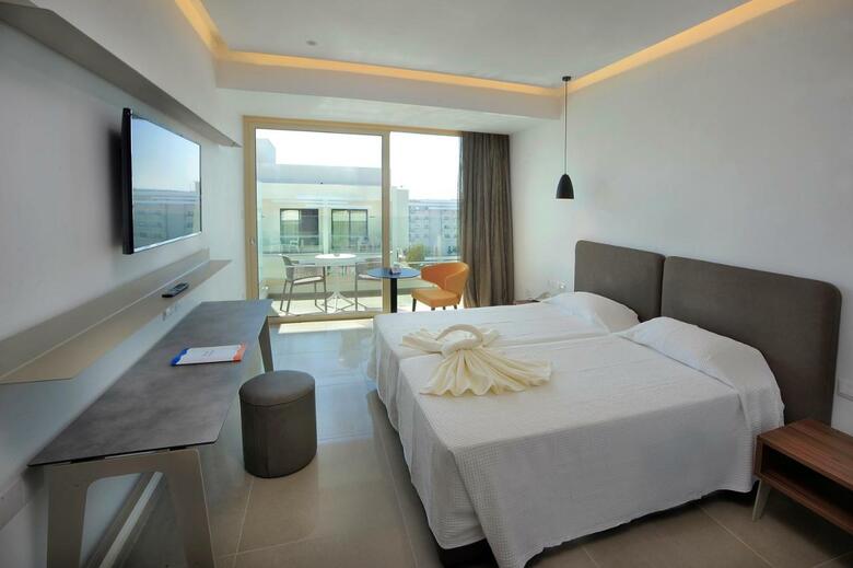 Hotel Nelia Beach