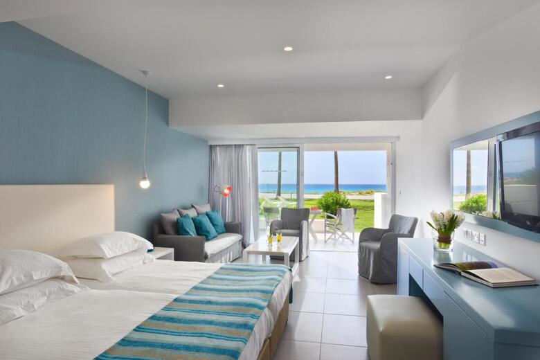 Hotel Nissi Beach