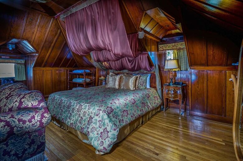Hotel Rose Garden Inn