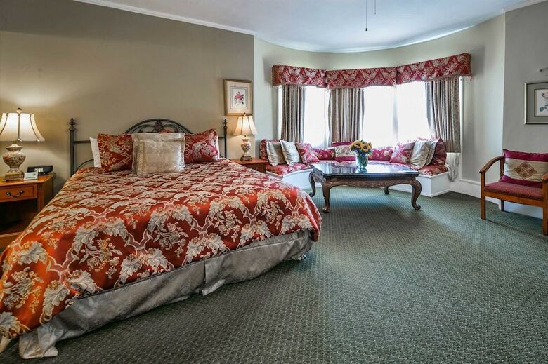 Hotel Rose Garden Inn