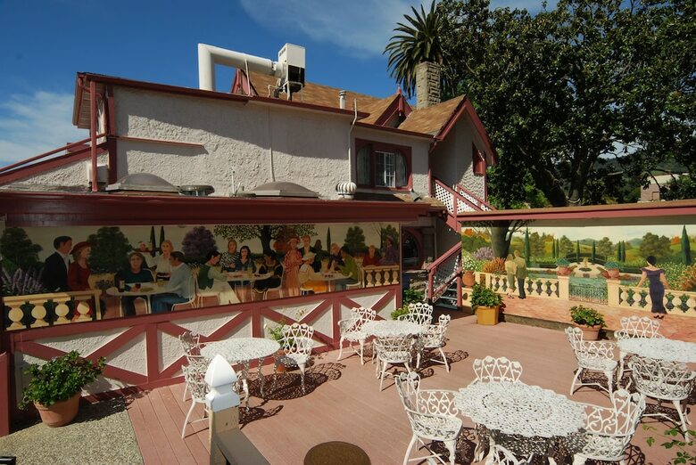 Hotel Rose Garden Inn